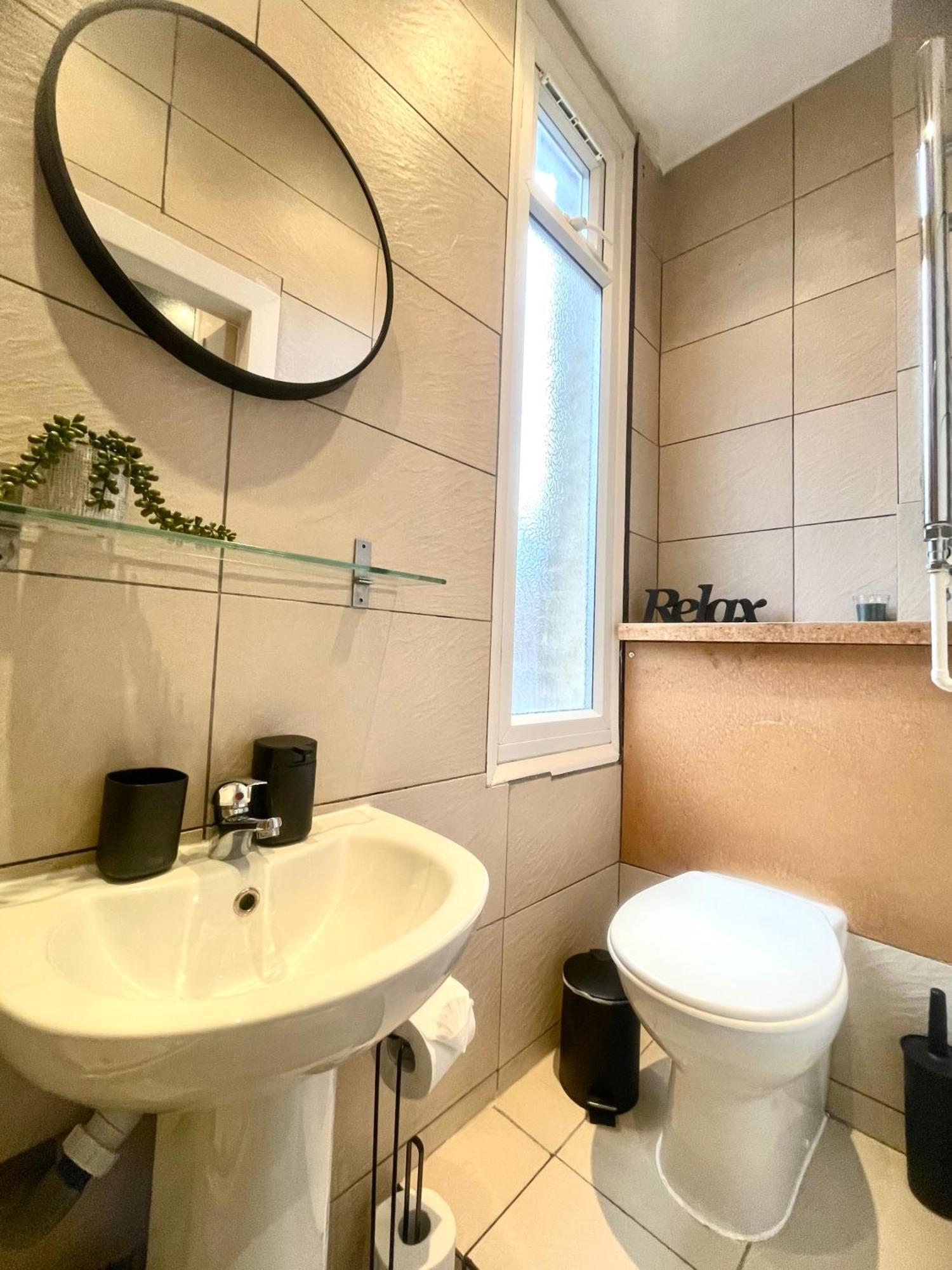 A Fantastic One Double Bedroom Flat London Exterior photo