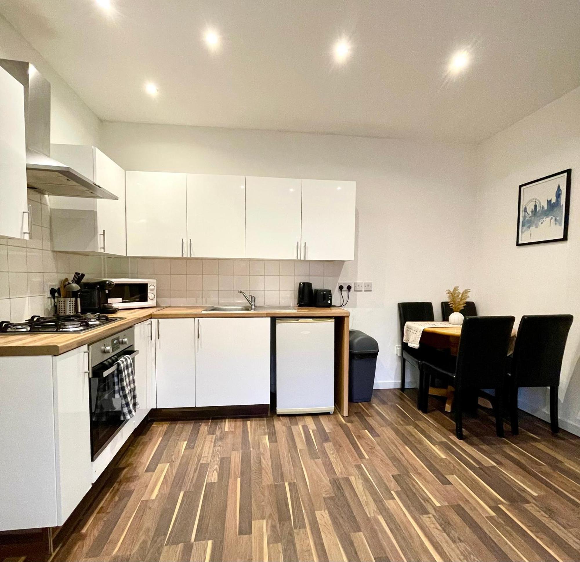 A Fantastic One Double Bedroom Flat London Exterior photo
